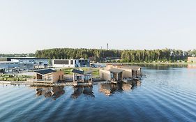 Bella Lake Resort